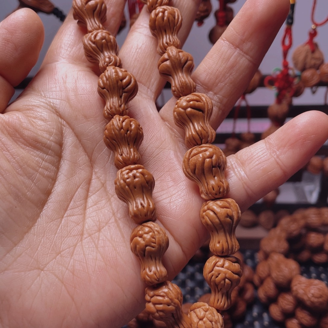 木质类龙纹桃枭手串