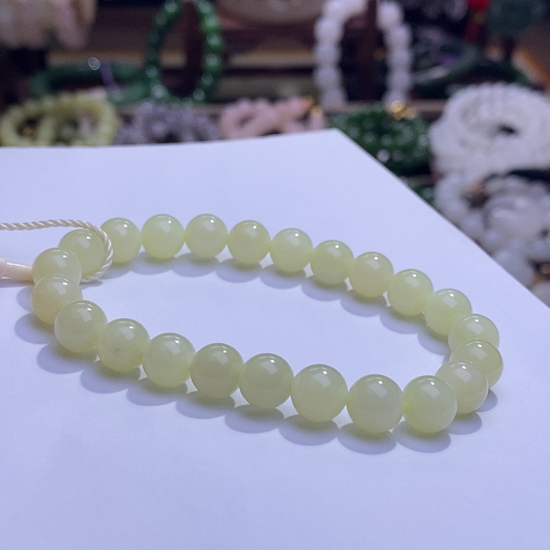 颈饰未镶嵌和田玉新疆黄口老矿料鸡油黄手串8m