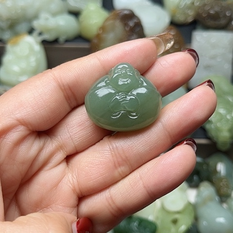 和田玉颈饰未镶嵌龍**人