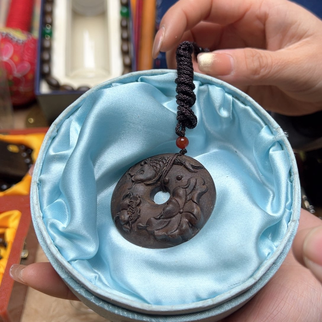 大叶紫檀（黑酸枝木类）