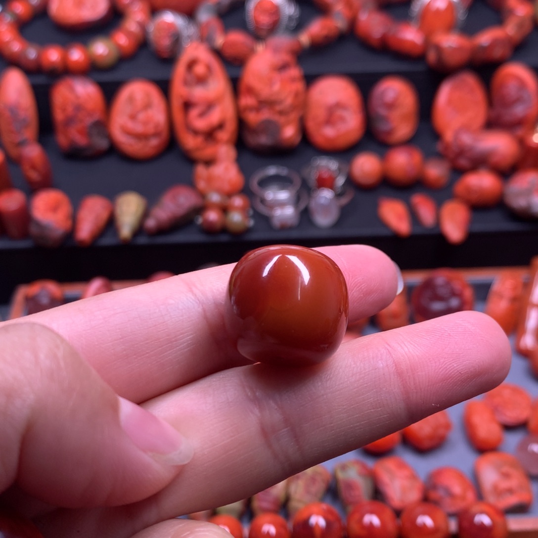 南红玛瑙单珠未镶嵌伯**丁