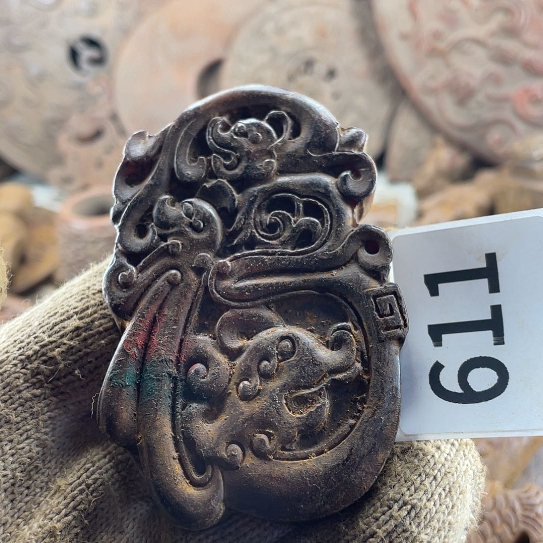 和田玉（糖玉）未镶嵌挂件