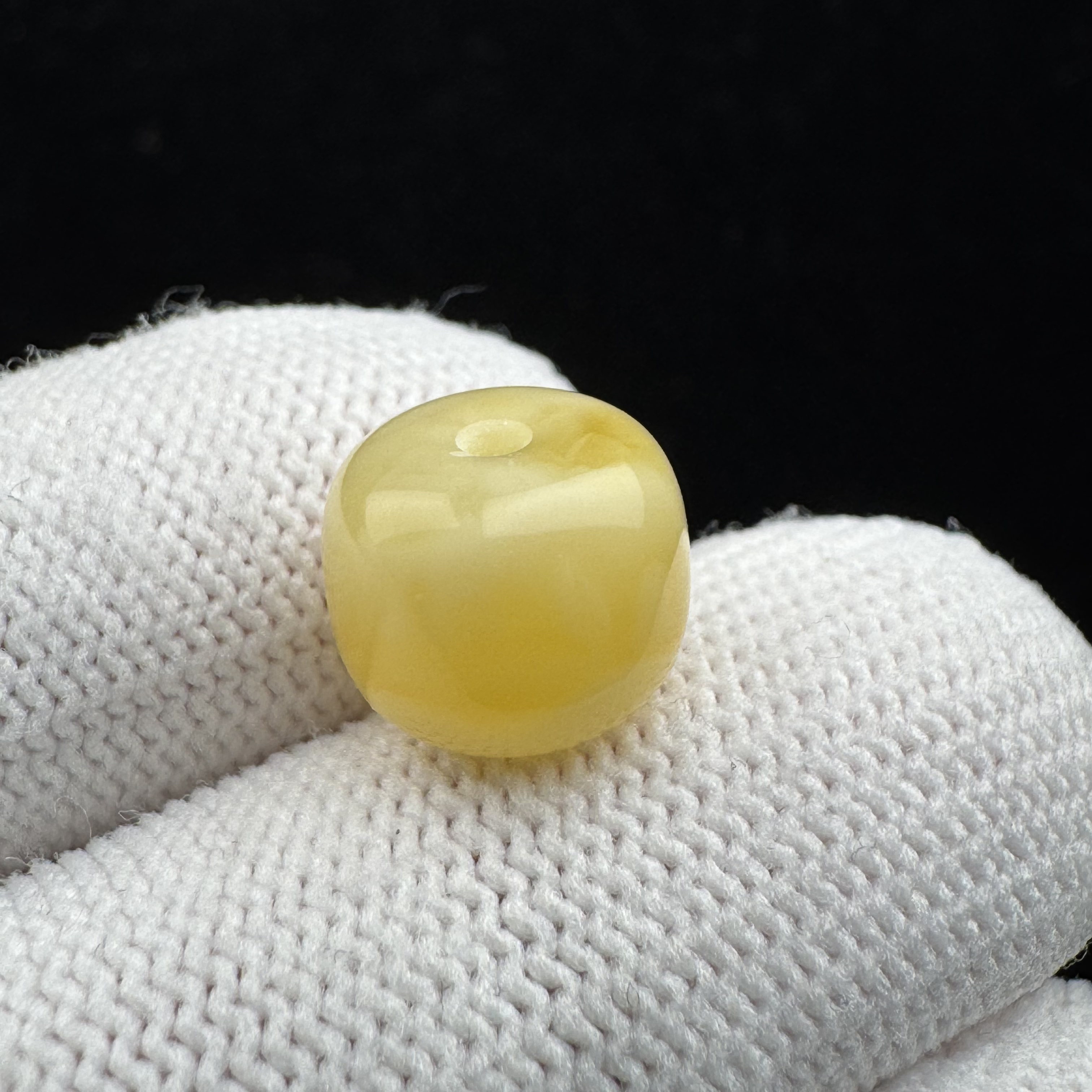 M8398天然原矿俄料蜜蜡 满蜡墩子 11*9mm支持复检假一罚四