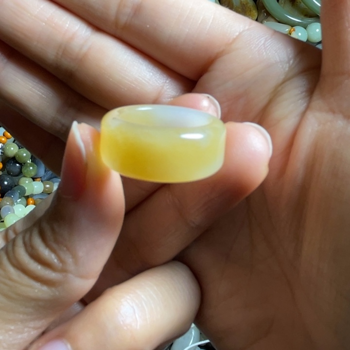 未镶嵌戒指和田玉（糖玉）奇***袭
