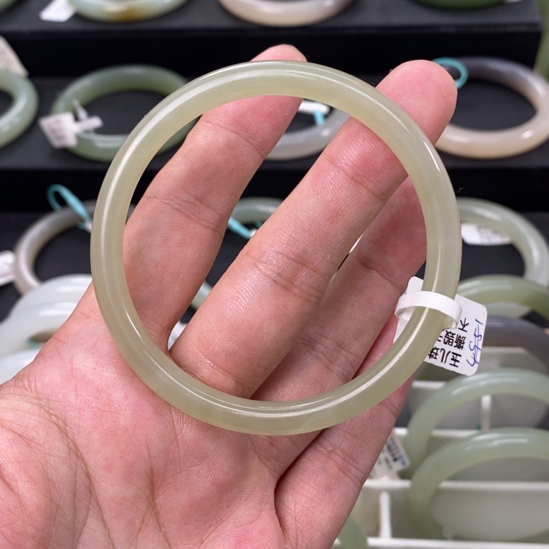 和田玉手镯未镶嵌5758