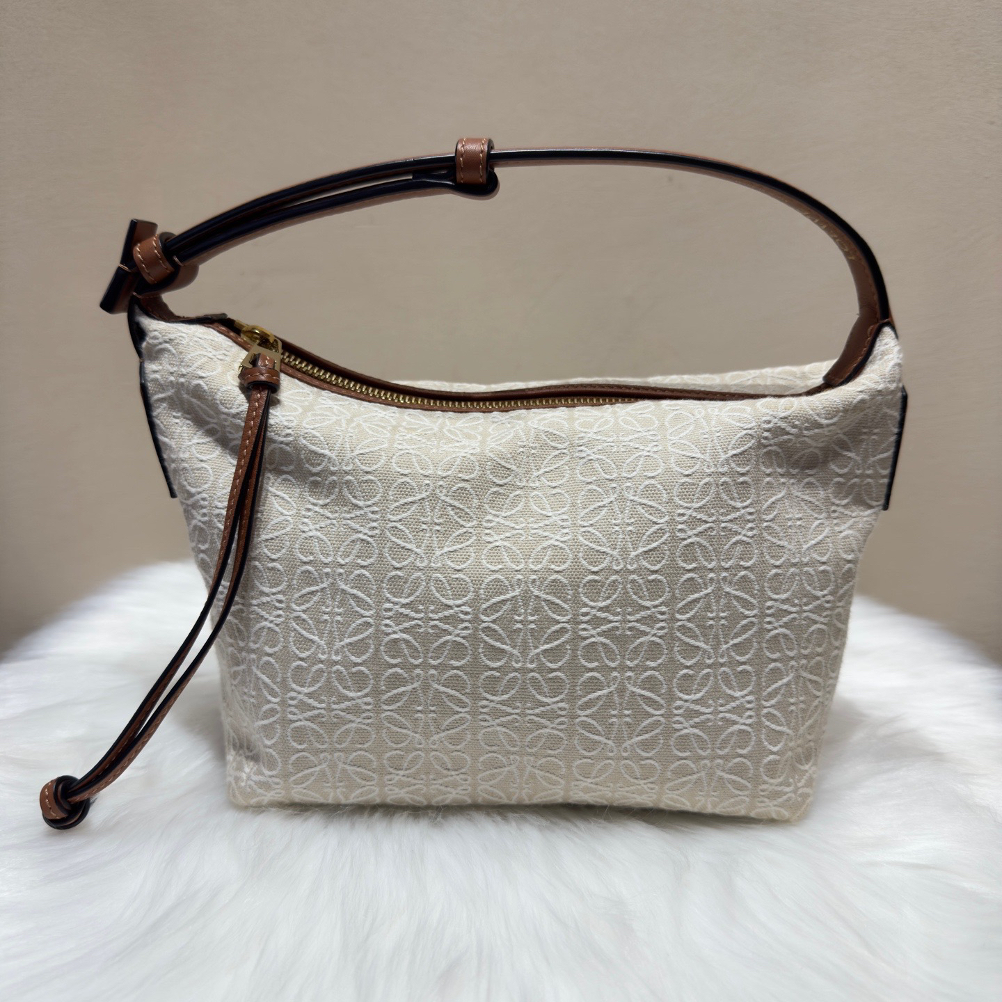 99新 LOEWE/罗意威 Cubi 经典Logo印花 帆布 单肩手提包 /0082