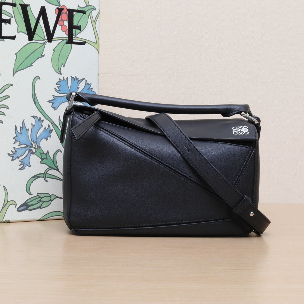 95新 LOEWE/罗意威 【黑黑】Puzzle 24 几何包 小号 黑色 斜挎包