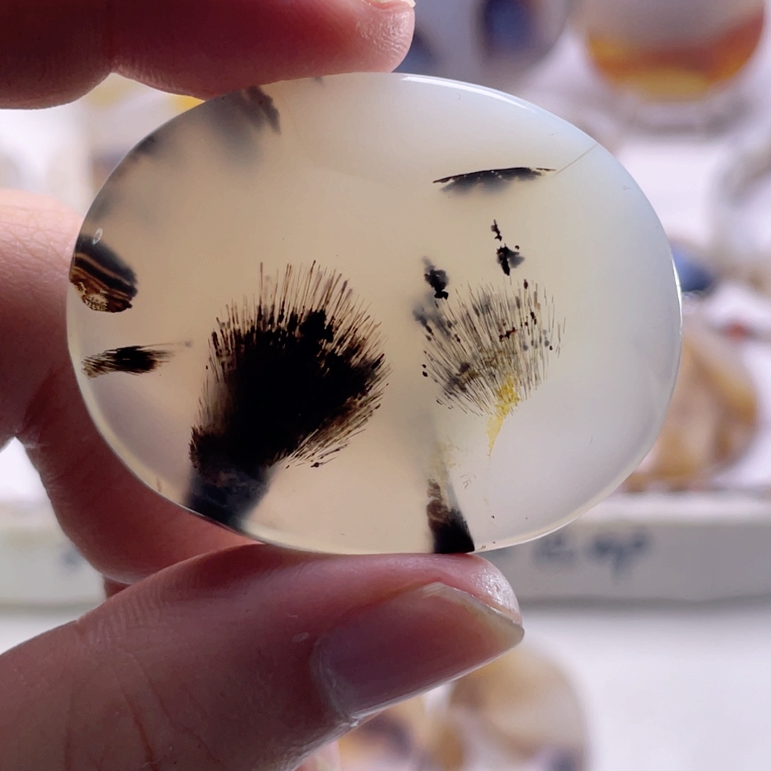 玛瑙/玉髓未镶嵌珠宝奇石