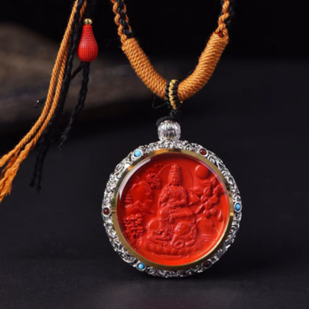 含辰砂工艺品天然原矿朱砂挂件红砂生肖本命佛镶嵌藏式守护吊坠