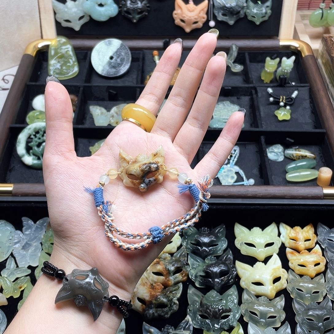 未镶嵌岫玉颈饰福利手链不退不换