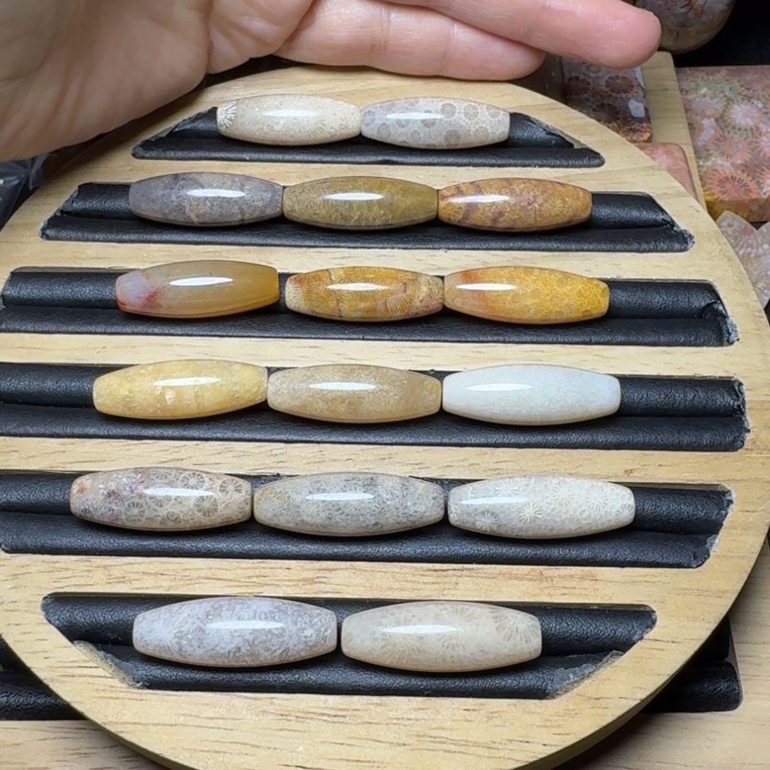 硅化玉单价10，50米6个未镶嵌璐*