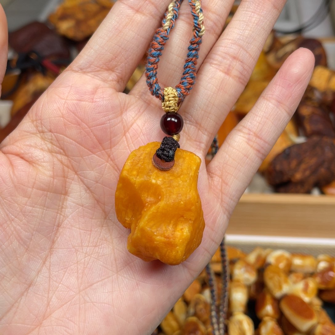 琥珀珠宝奇石未镶嵌