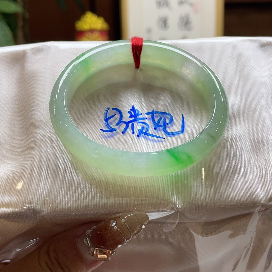 翡翠未镶嵌手镯23号