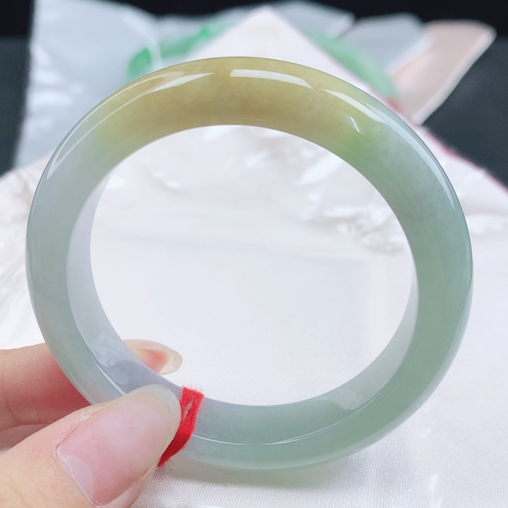 翡翠未镶嵌手镯缅甸50.9飘黄翡正圈