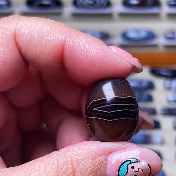 巴***爷玛瑙/玉髓未镶嵌颈饰