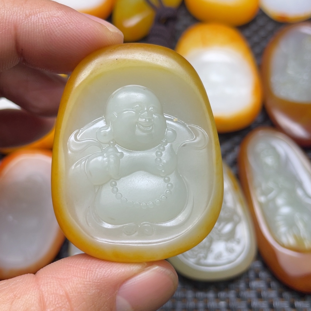 家***乐和田玉未镶嵌颈饰