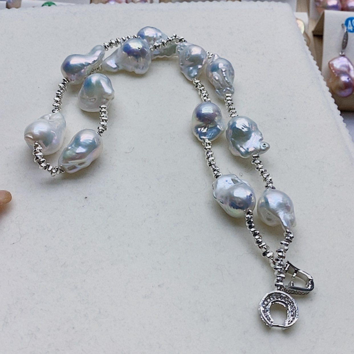 【闪购商品】银S925镶嵌淡水珍珠耳饰E***i