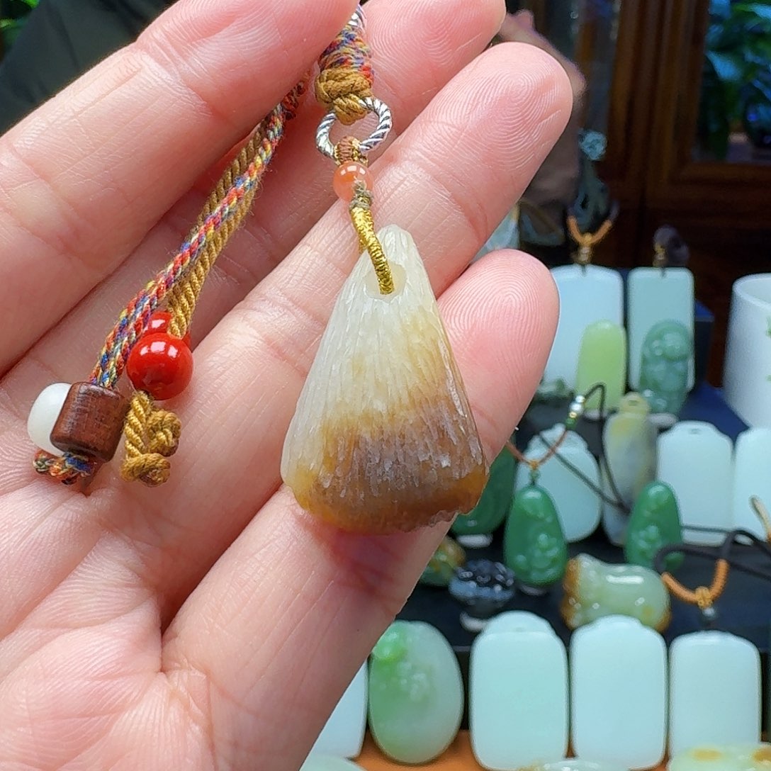 和田玉颈饰未镶嵌