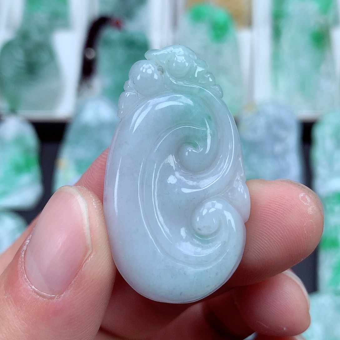 翡翠颈饰未镶嵌翡翠吊坠