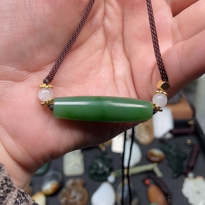 和田玉吊坠(赠链)未镶嵌