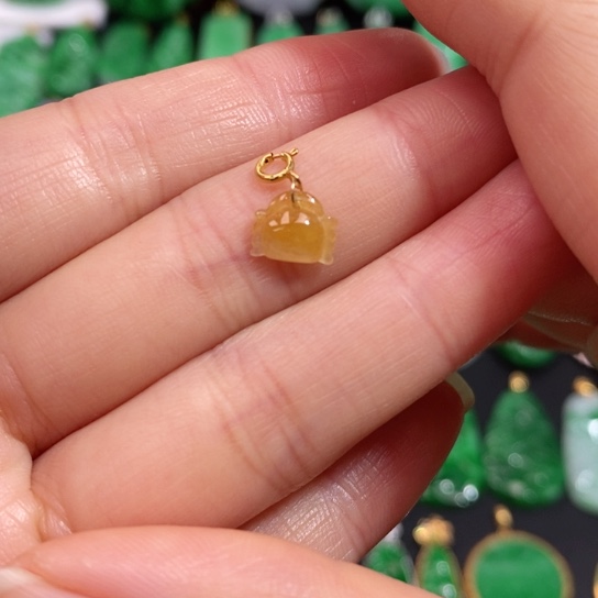 颈饰未镶嵌翡翠吊坠