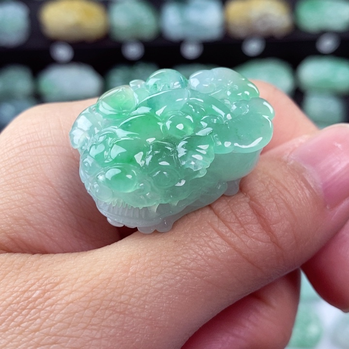 翡翠颈饰未镶嵌天然