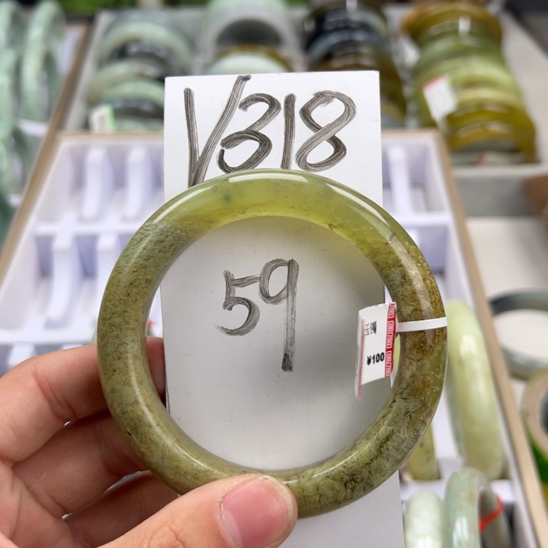 岫玉手镯未镶嵌天然岫玉