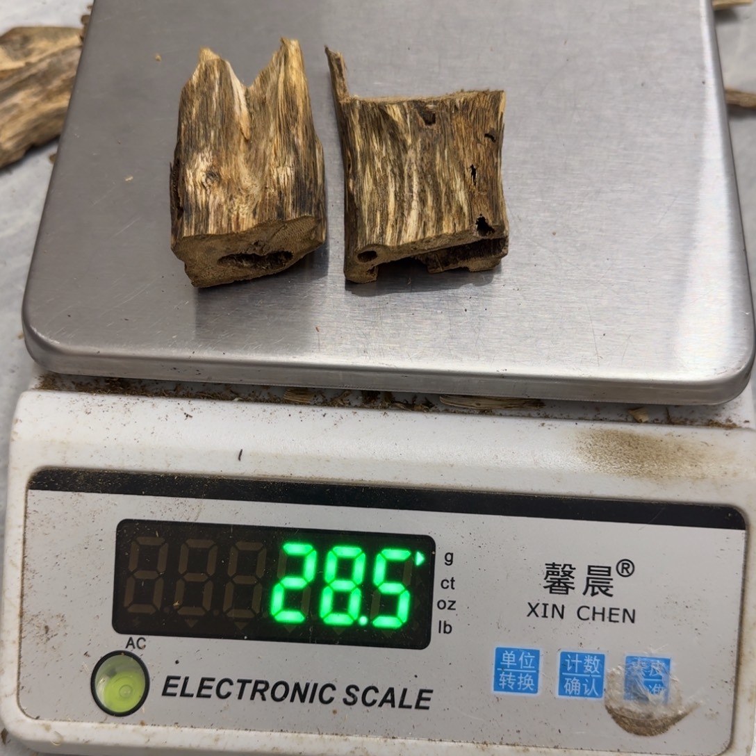 沉香碎屑沉香绿绮楠沉在16.8克