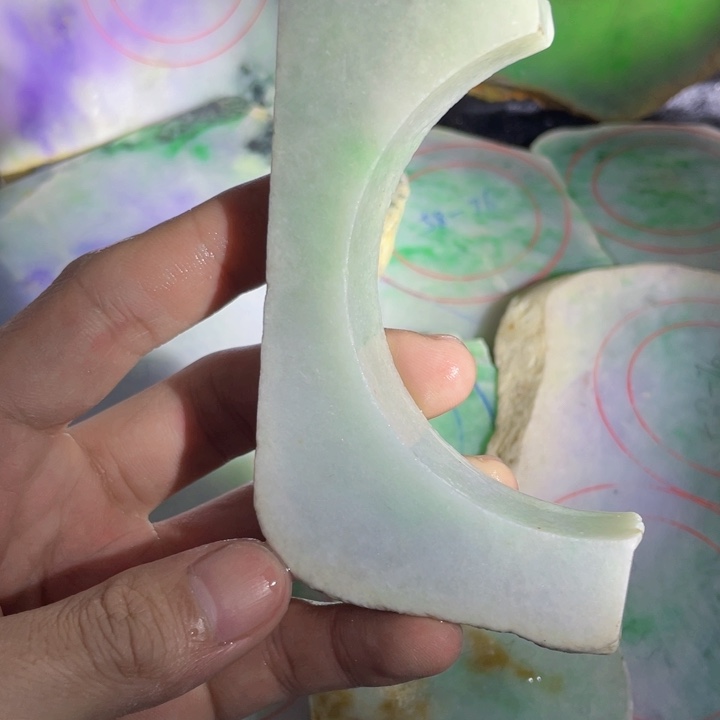 翡翠未镶嵌挂件片料