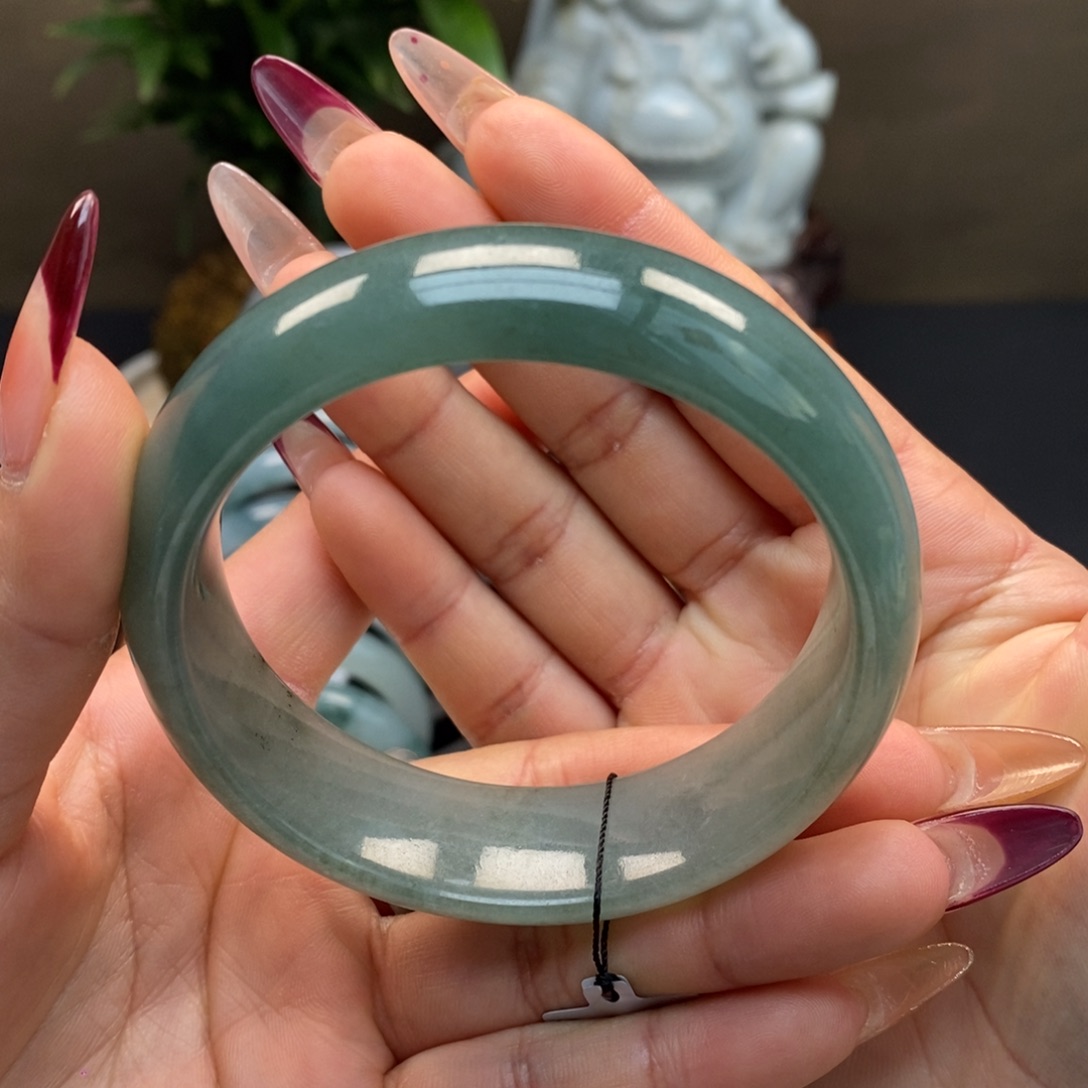 翡翠手镯未镶嵌天然