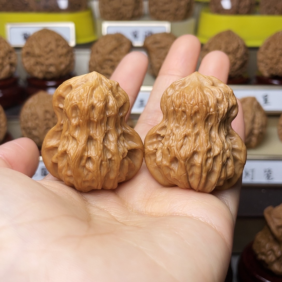 把件文玩核桃葫芦40左右