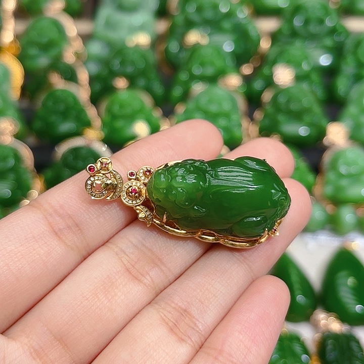 和田玉（碧玉）颈饰18K金镶嵌