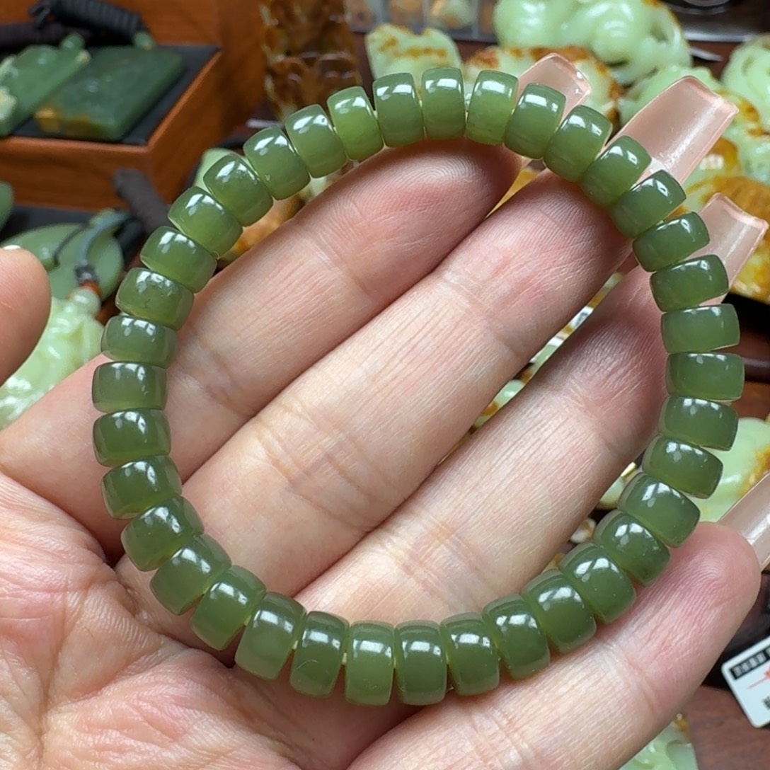 岫岩河磨玉（透闪石质玉）未镶嵌手链