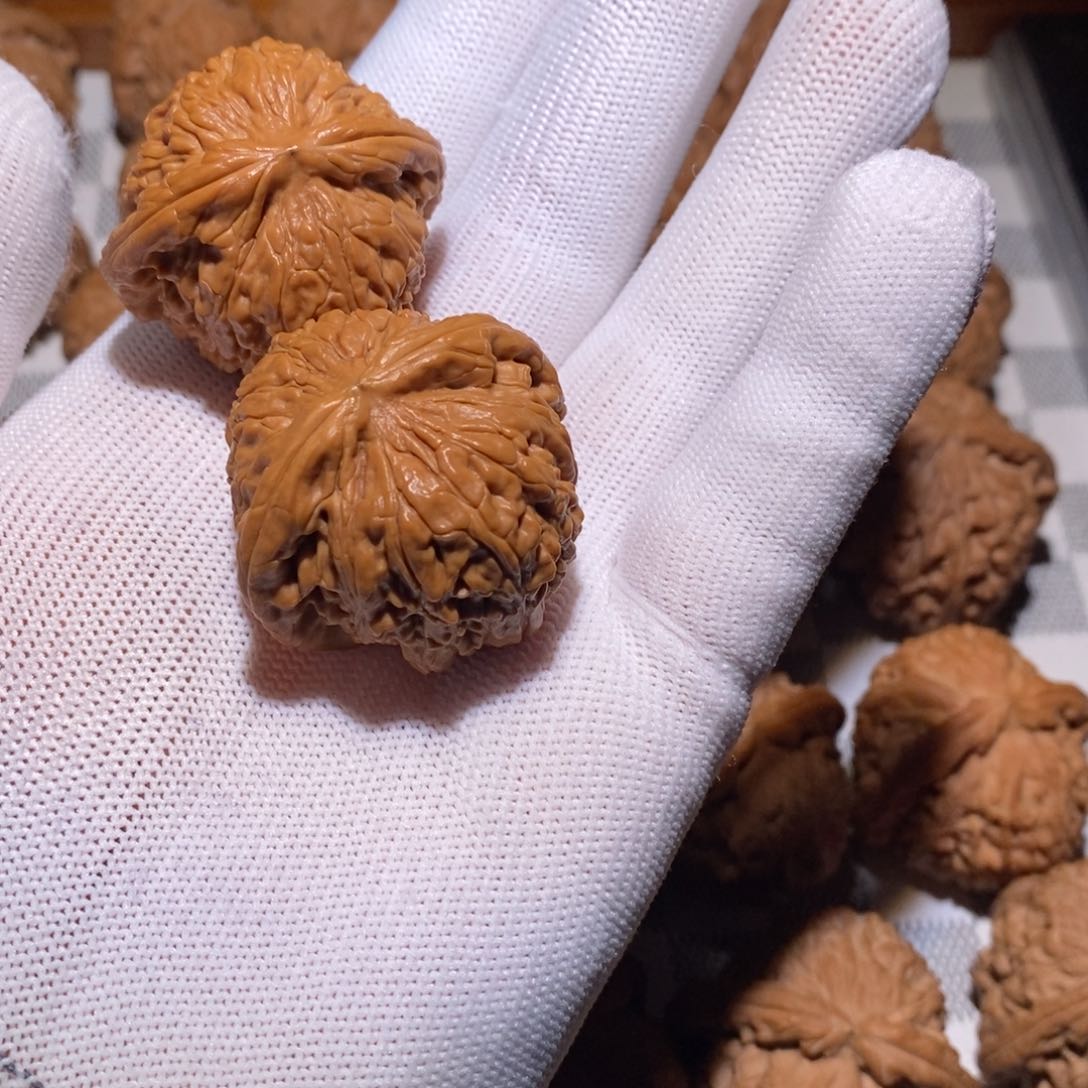 文玩核桃吊坠仰***客球白