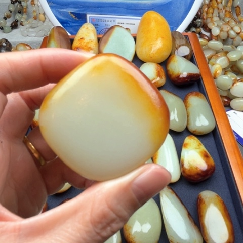 和田玉颈饰未镶嵌四**安