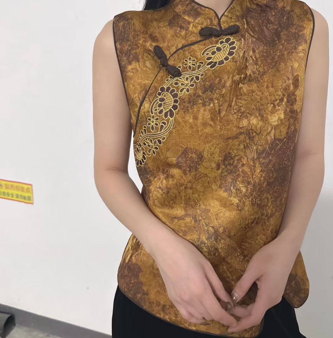 新中式国风咖色马甲背心女装2025秋新款高端无袖年轻版香云纱上衣