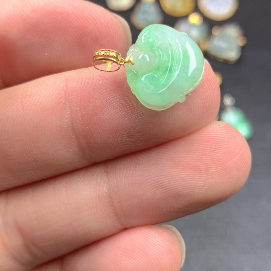 【闪购商品】颈饰18K金镶嵌翡翠翡翠