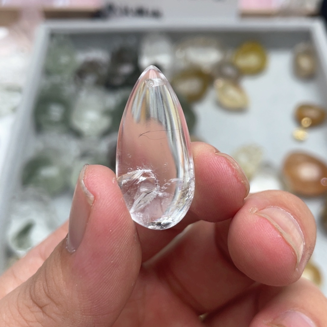 未镶嵌吊坠(不含链)水晶?****?