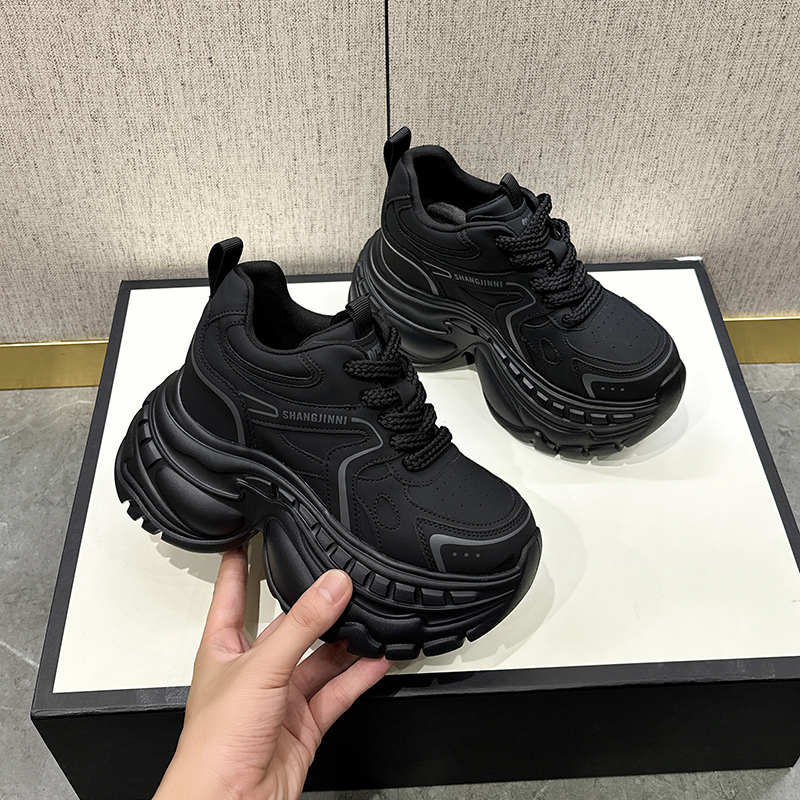 9cm增高跟小个子厚底老爹鞋女秋冬新款超轻软底松糕运动鞋女全黑