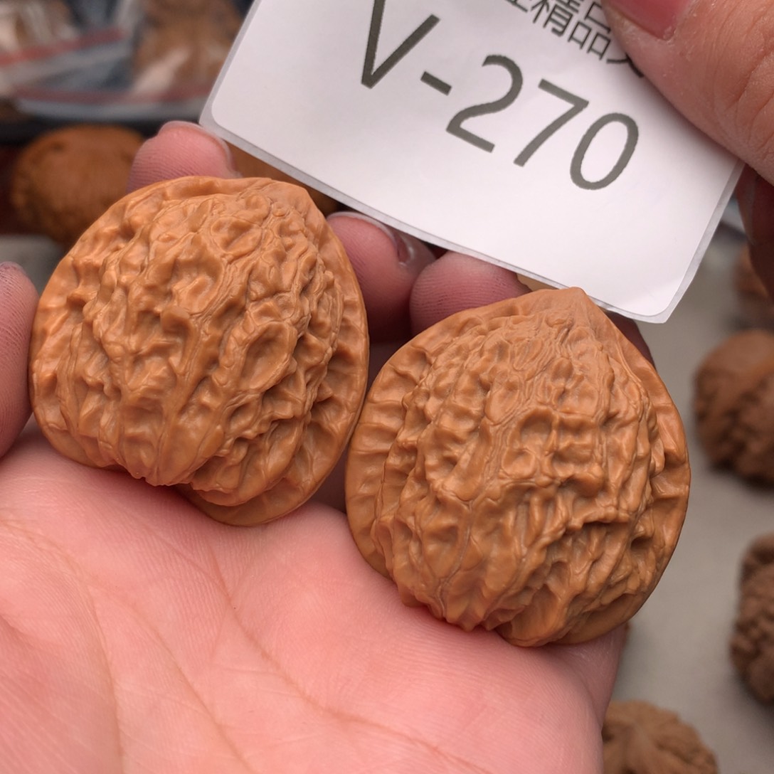 文玩核桃把件39金牛….