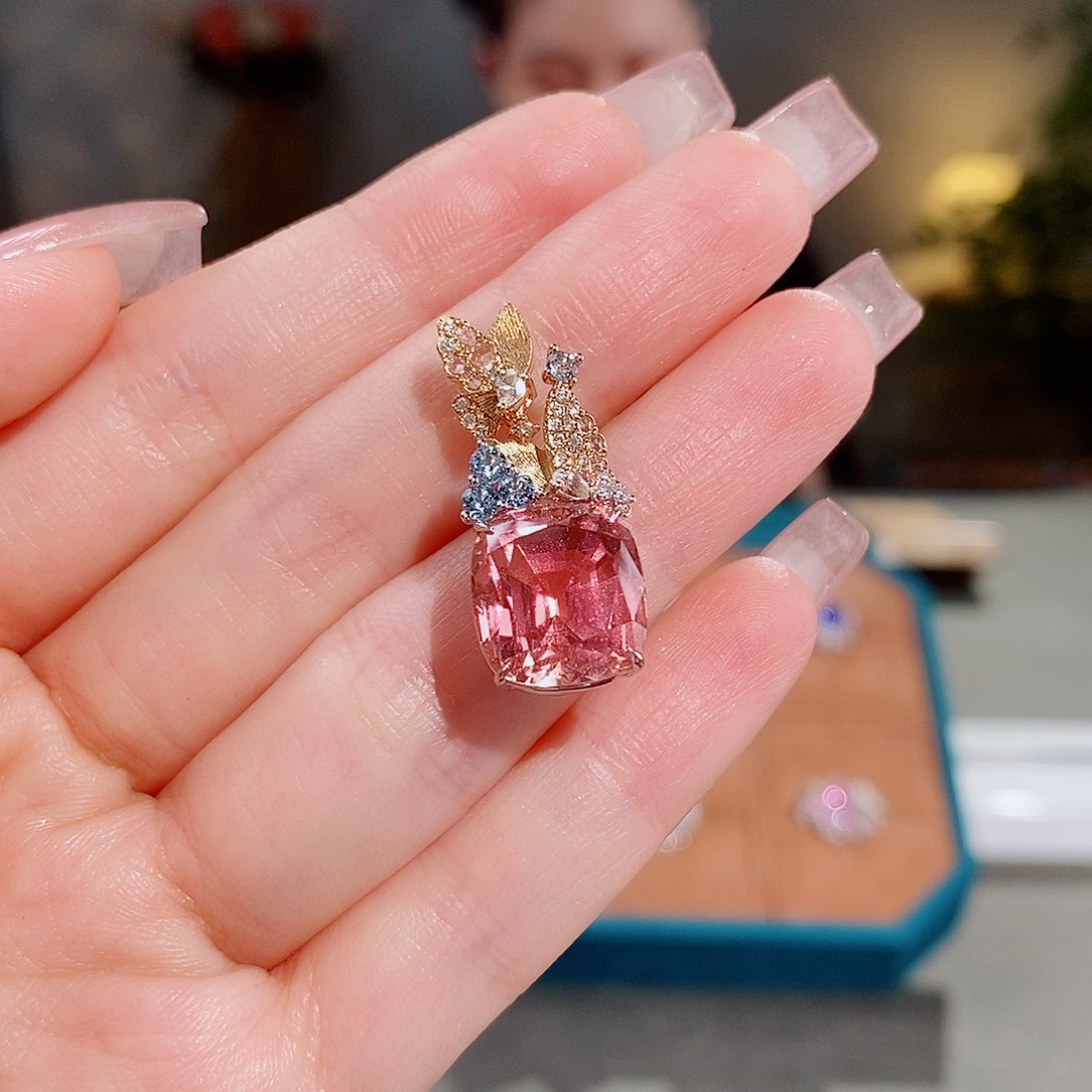 碧玺颈饰18K金镶嵌10.16ct