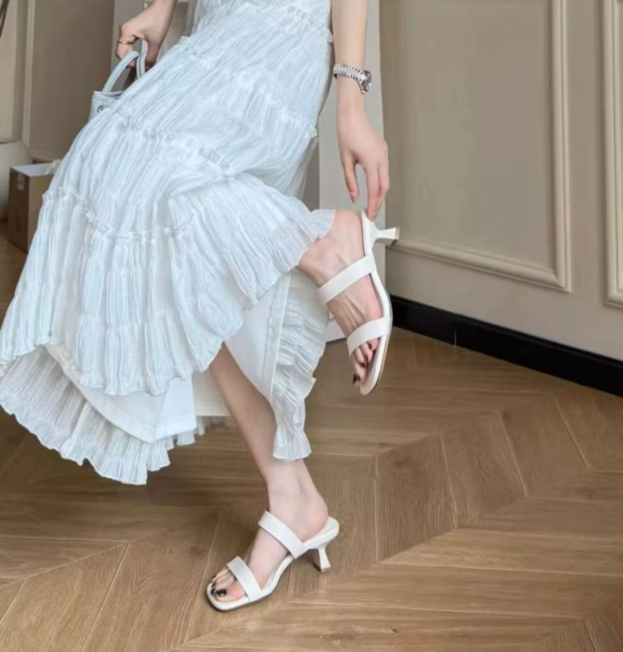 法式露趾凉拖鞋外穿春夏季新款细跟方头配裙子凉鞋W1011-2