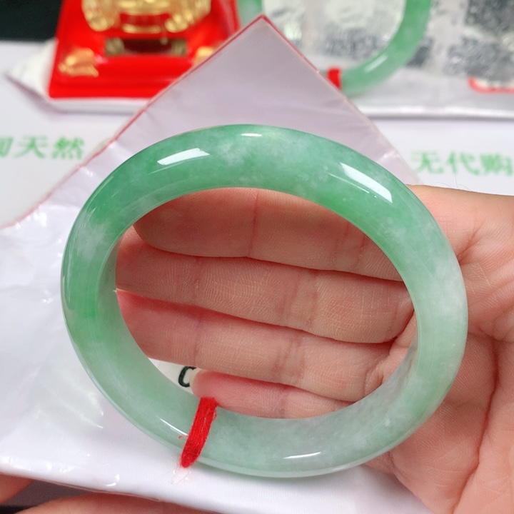 翡翠手镯未镶嵌   编号0134 正圈58+
