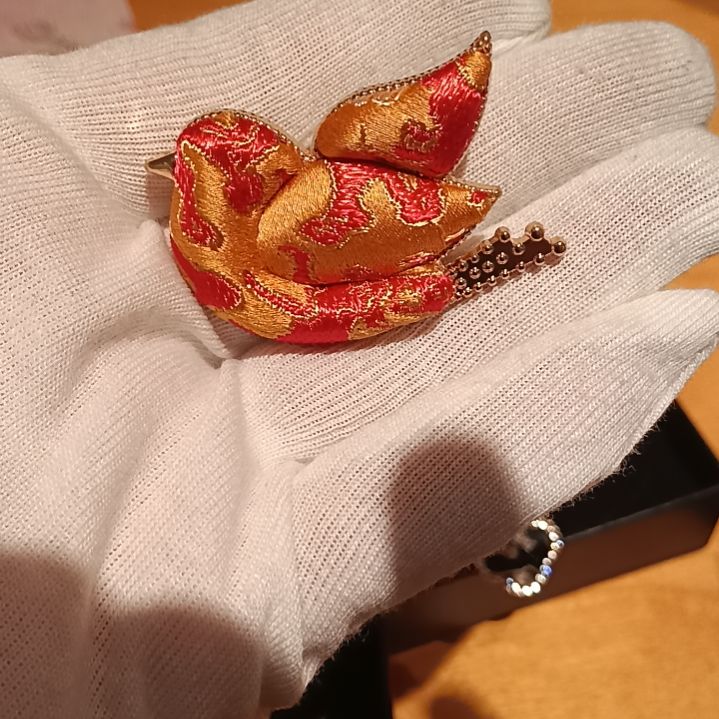 织绣和平小屋非遗蜀锦和平鸽金➕红