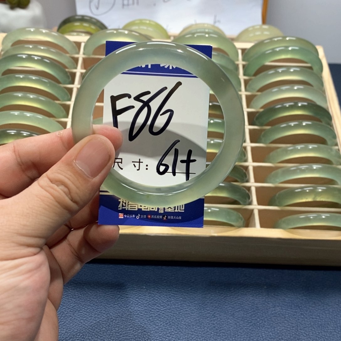 岫玉手镯未镶嵌手镯