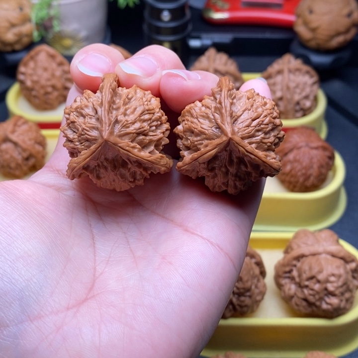 【闪购商品】文玩核桃吊坠盘山三棱