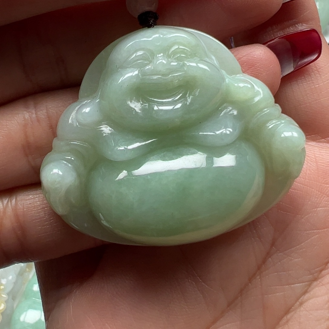 翡翠颈饰未镶嵌40.6×49×12.7