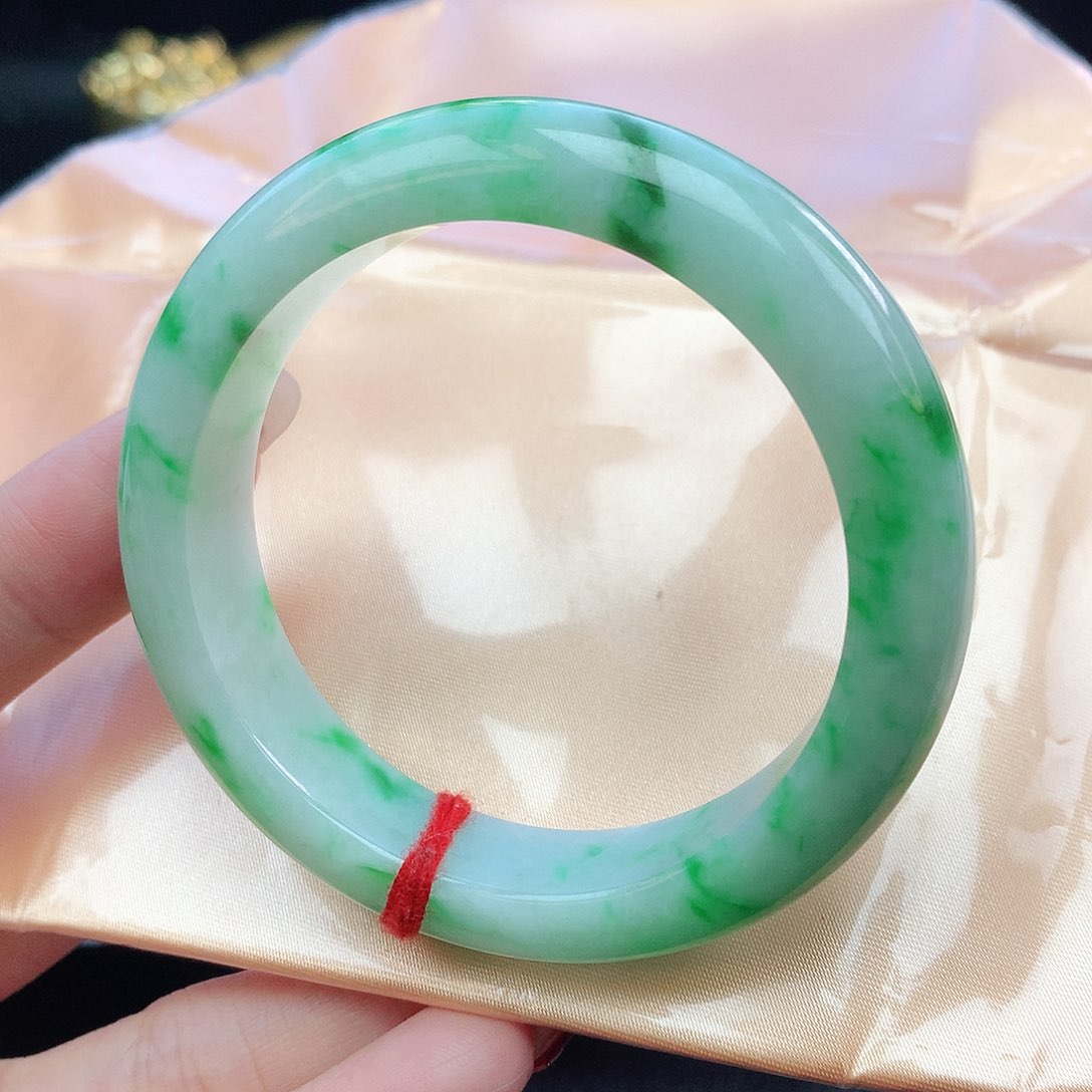 翡翠手镯未镶嵌53圈口882076