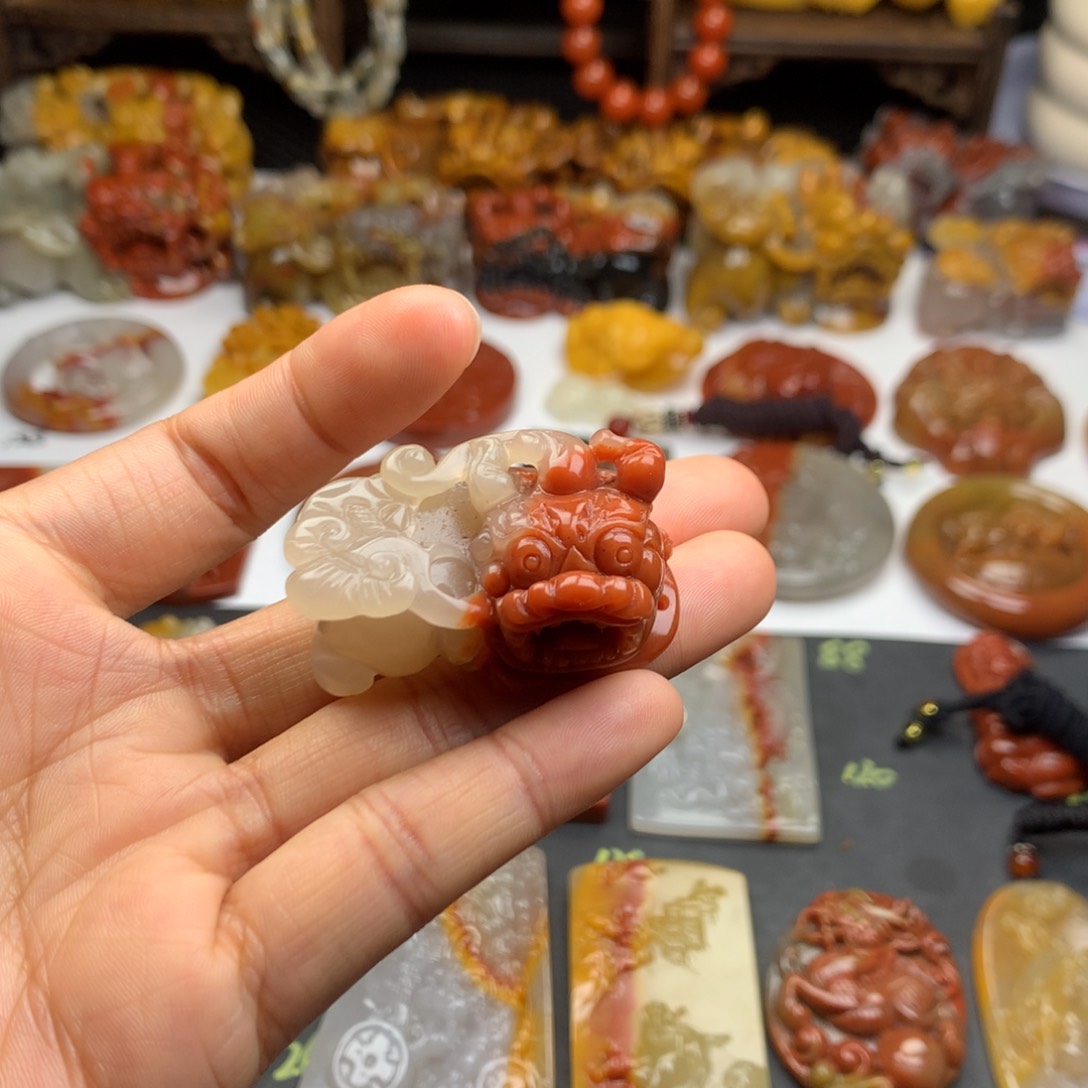 石英质玉（黄龙玉）挂件未镶嵌