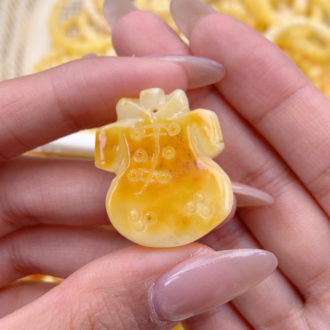 琥珀未镶嵌珠宝奇石